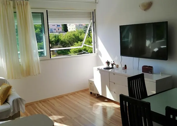 Апартаменти Sunny *